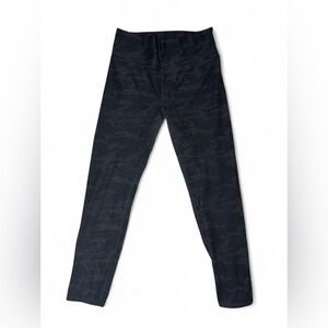 Vuori black and grey Camo leggings ☀️